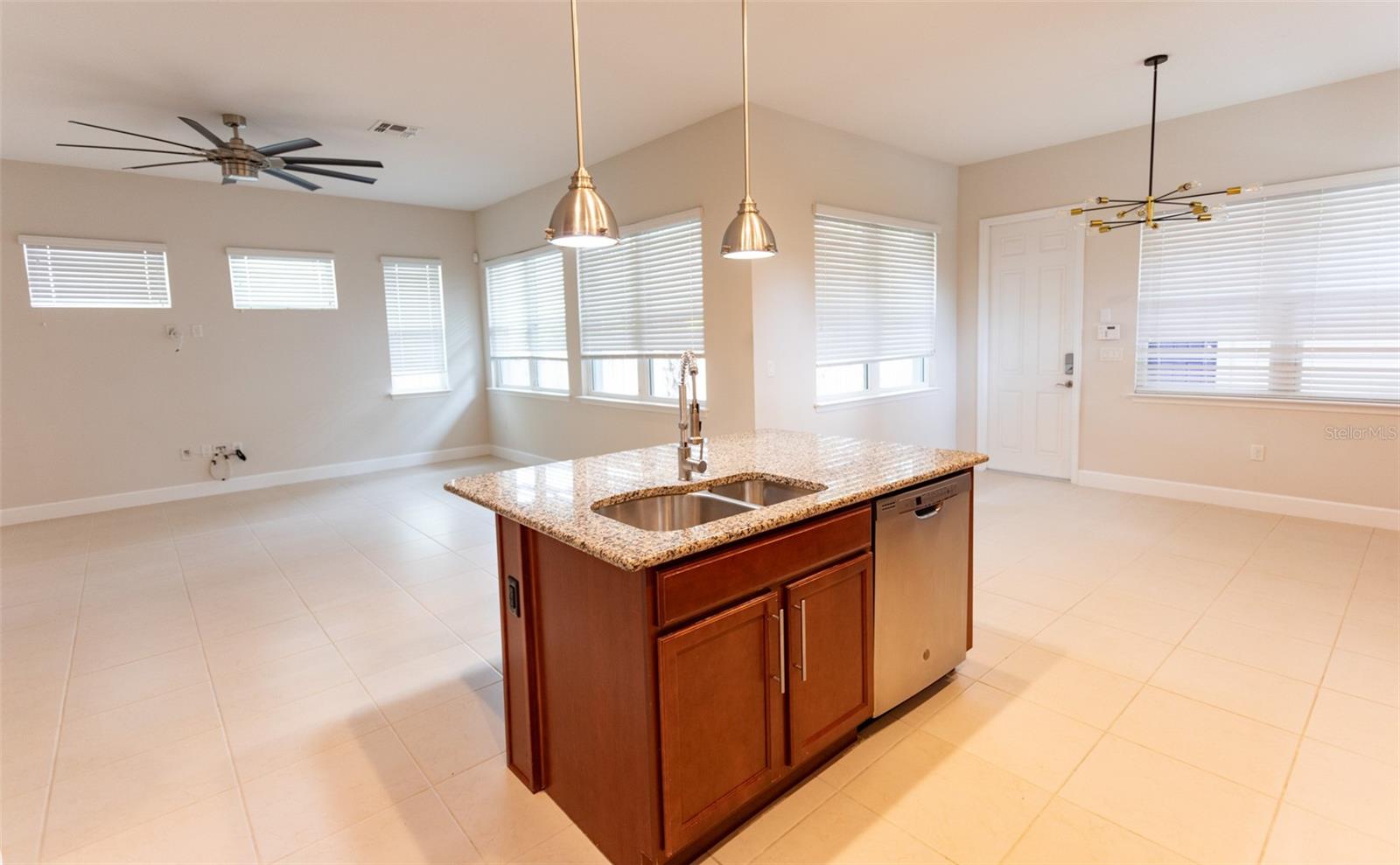 Image 13 of 39 For 8106 Laureate Boulevard