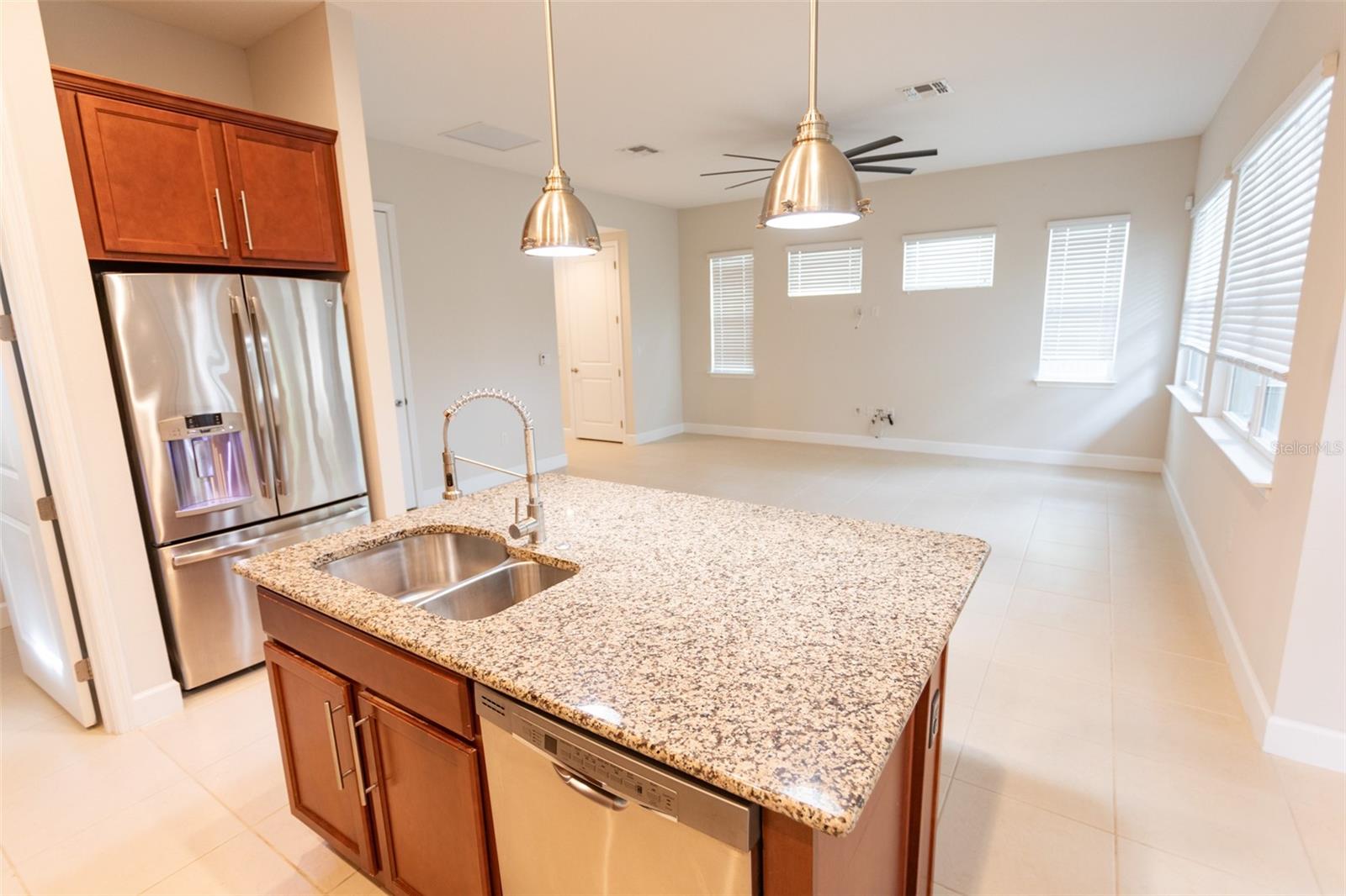 Image 15 of 39 For 8106 Laureate Boulevard