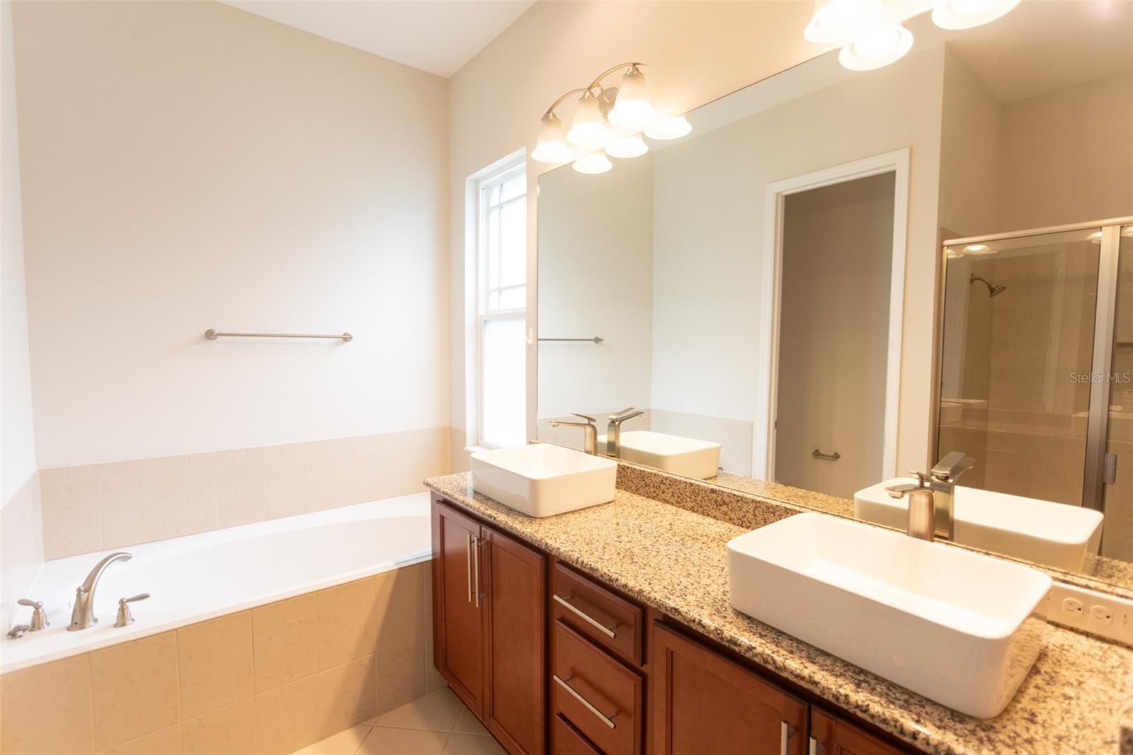 Image 18 of 39 For 8106 Laureate Boulevard