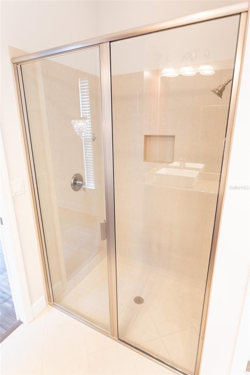 Image 19 of 39 For 8106 Laureate Boulevard