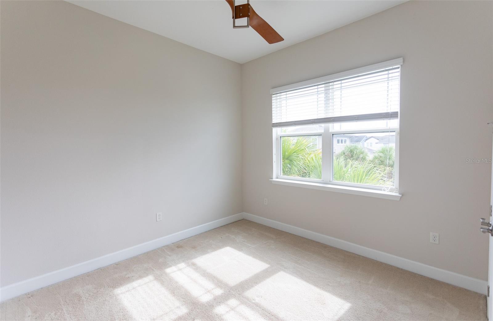 Image 23 of 39 For 8106 Laureate Boulevard