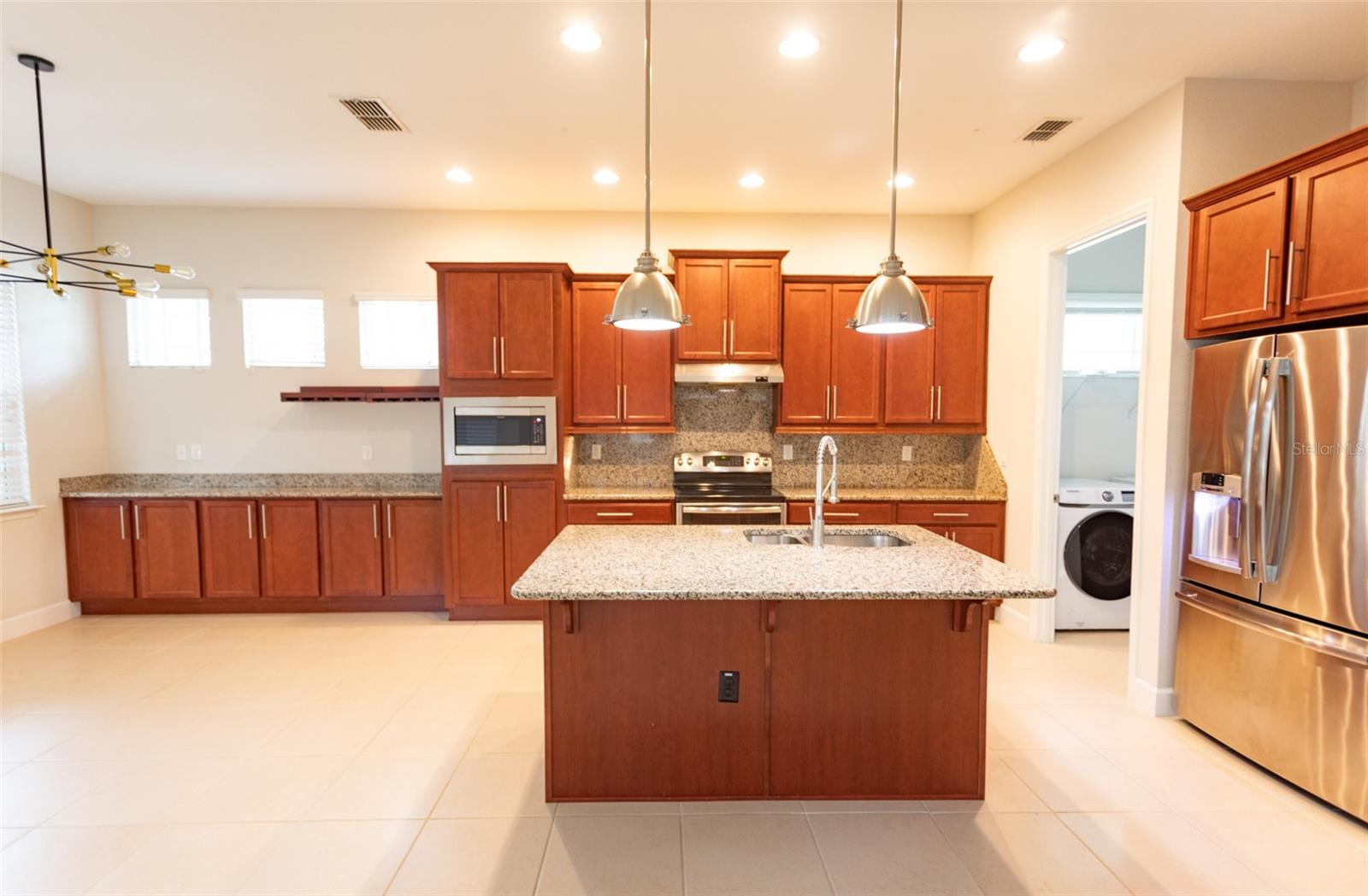 Image 7 of 39 For 8106 Laureate Boulevard