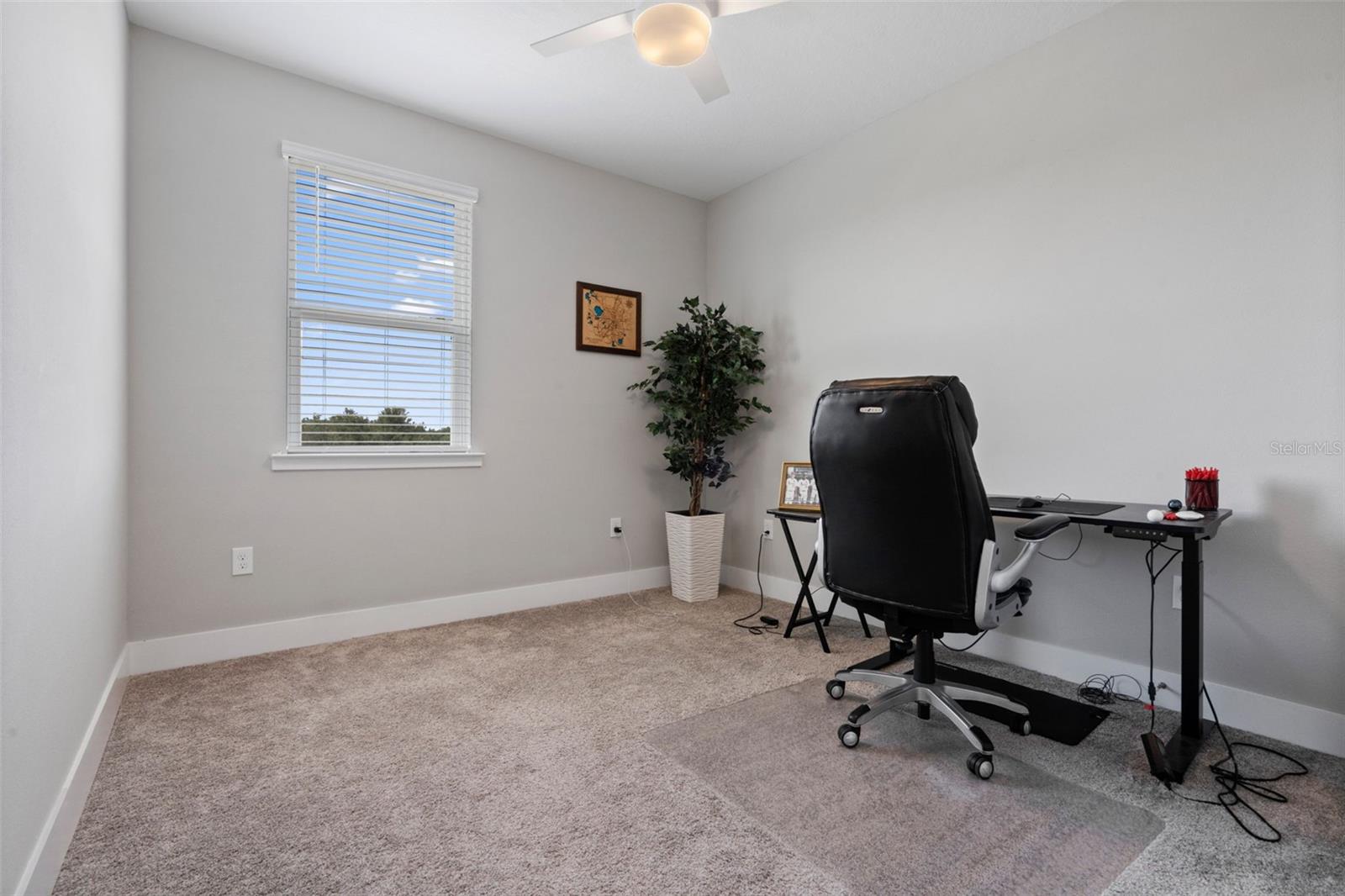 Image 19 of 35 For 14340 Braemar Street