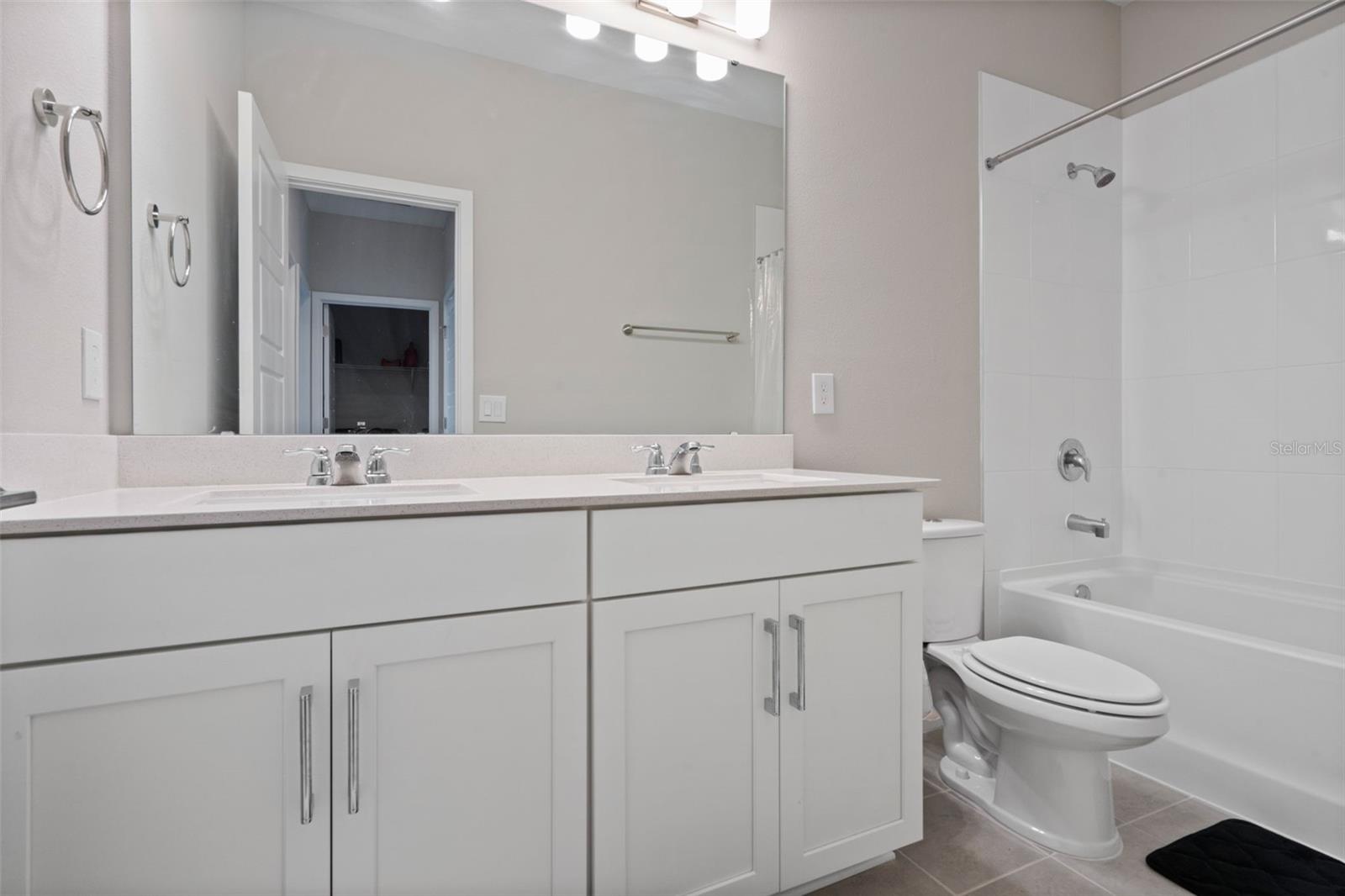 Image 23 of 35 For 14340 Braemar Street