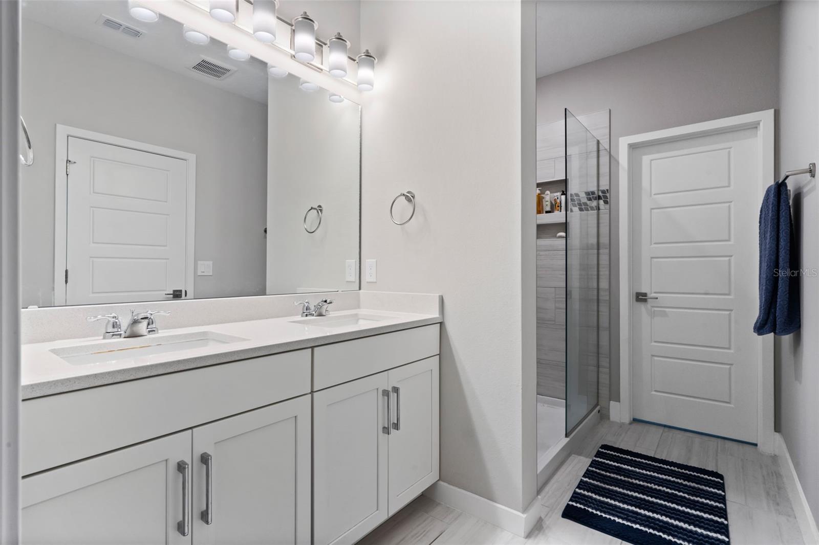 Image 25 of 35 For 14340 Braemar Street