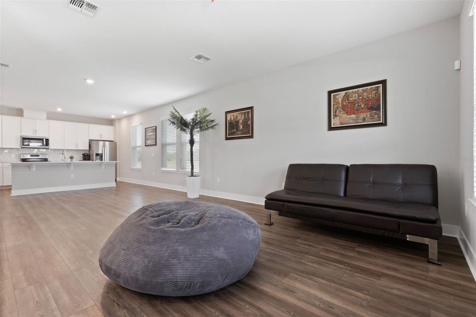 Image 8 of 35 For 14340 Braemar Street