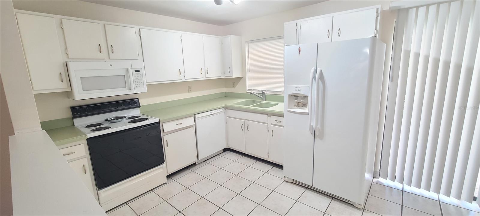 Image 4 of 34 For 980 Canal View Boulevard B1