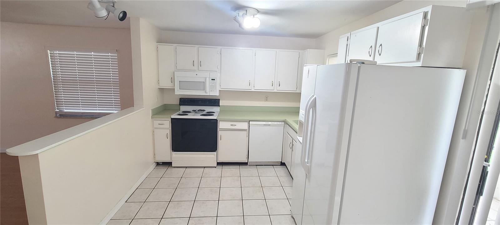 Image 6 of 34 For 980 Canal View Boulevard B1