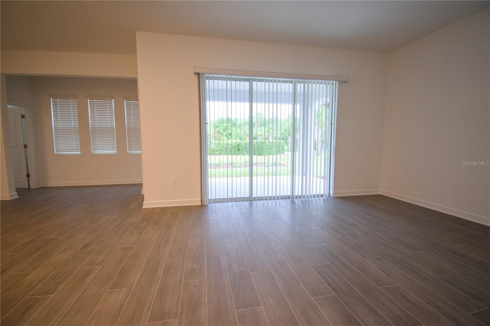 Image 11 of 43 For 10830 History Avenue