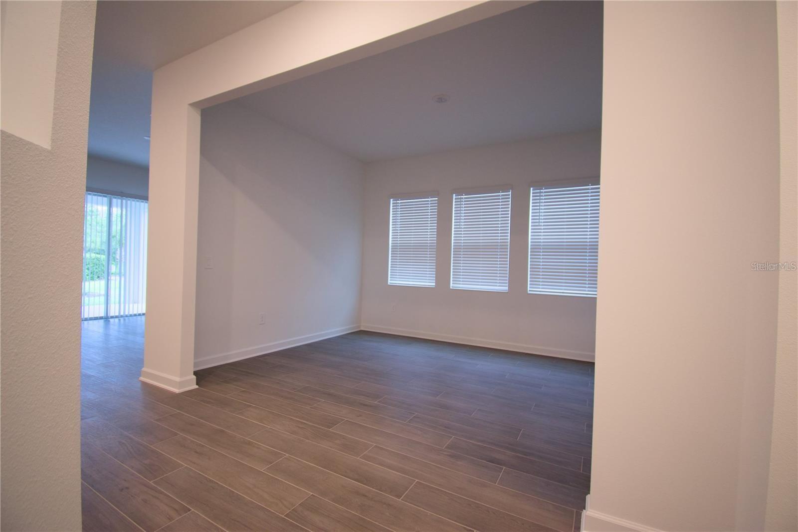 Image 12 of 43 For 10830 History Avenue