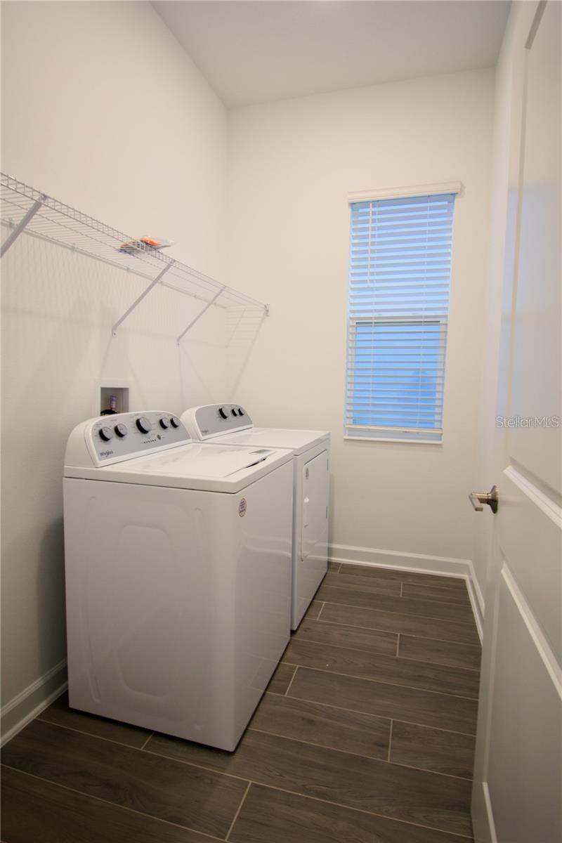 Image 14 of 43 For 10830 History Avenue