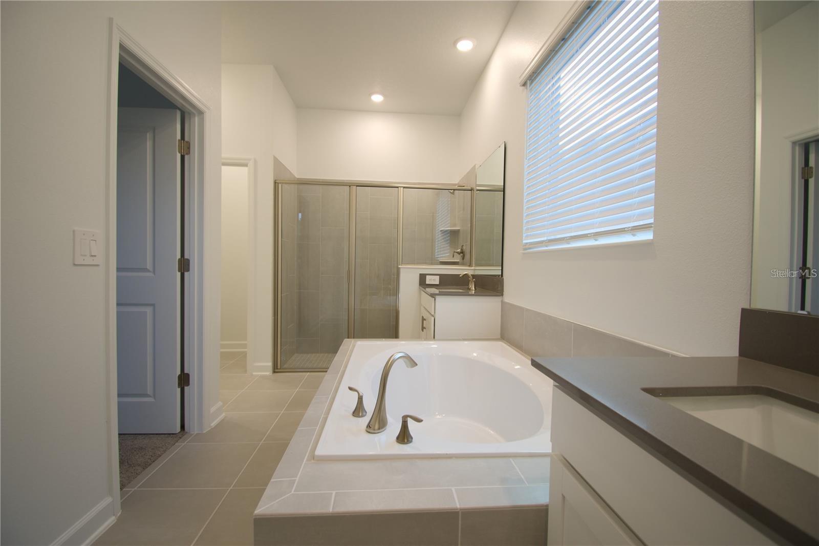 Image 23 of 43 For 10830 History Avenue