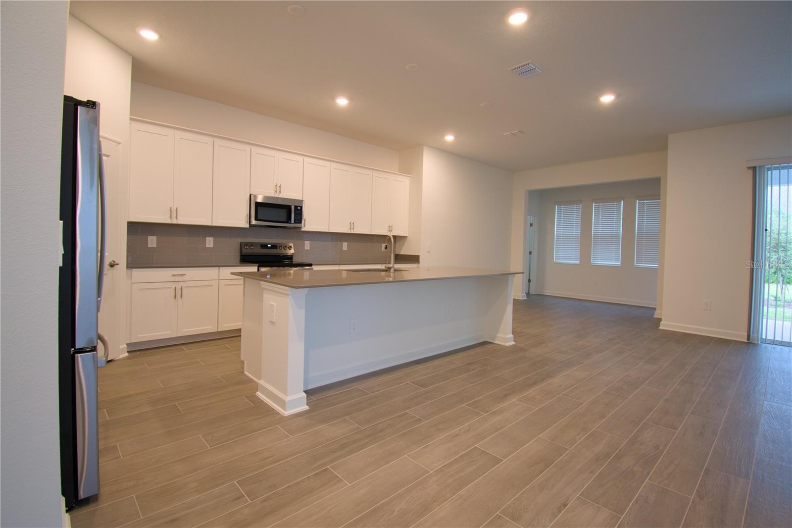 Image 8 of 43 For 10830 History Avenue