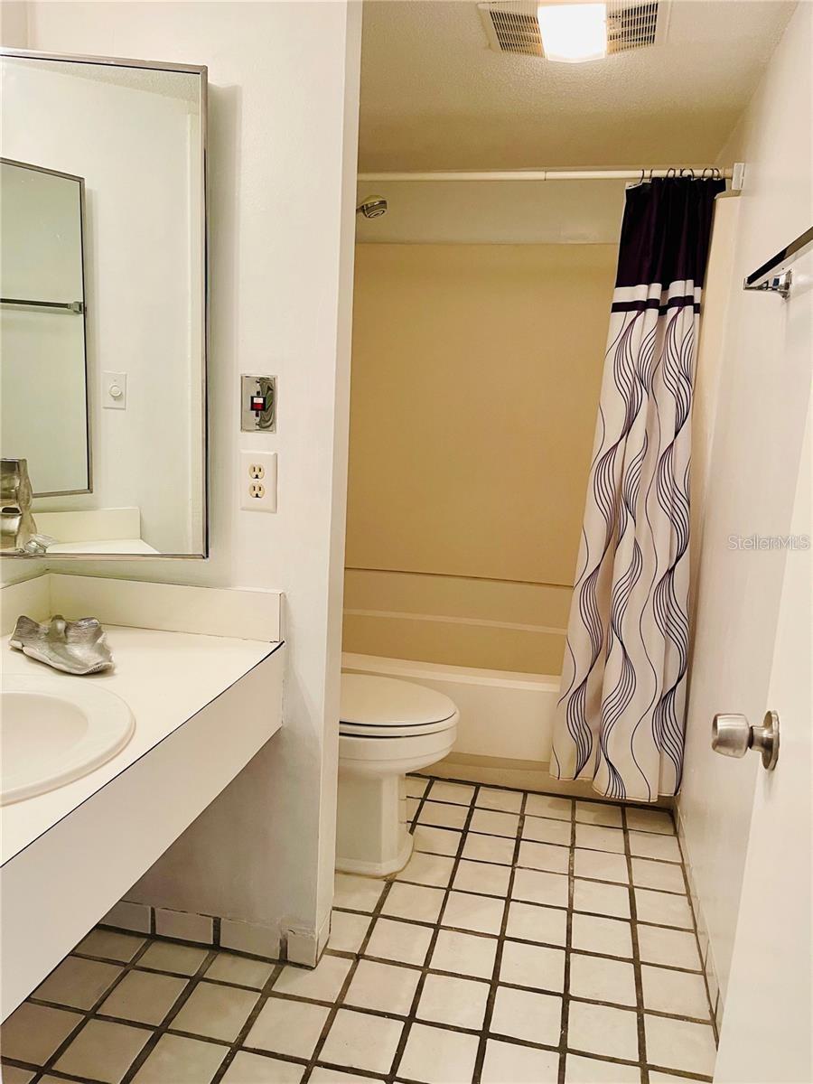 Image 7 of 9 For 2362 Burnway Road 2362