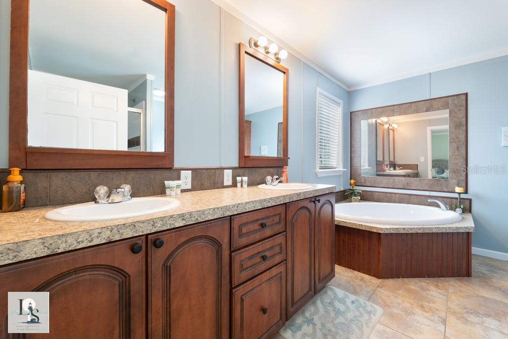 Image 15 of 22 For 5209 Western Drive