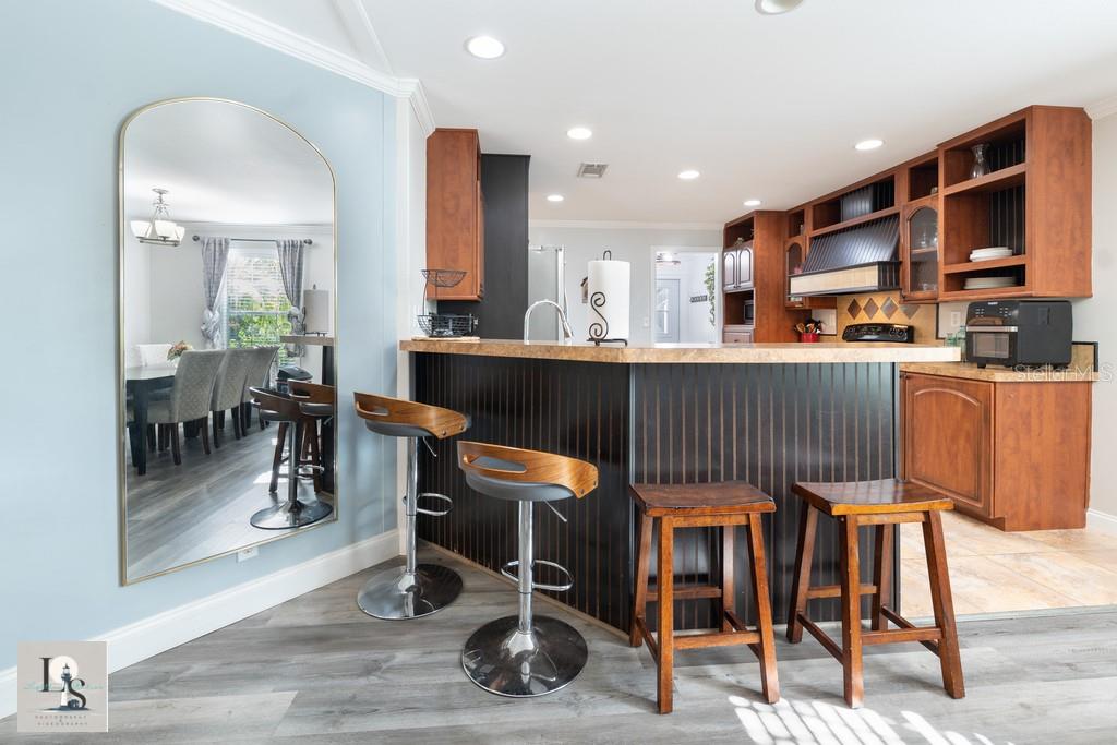 Image 6 of 22 For 5209 Western Drive