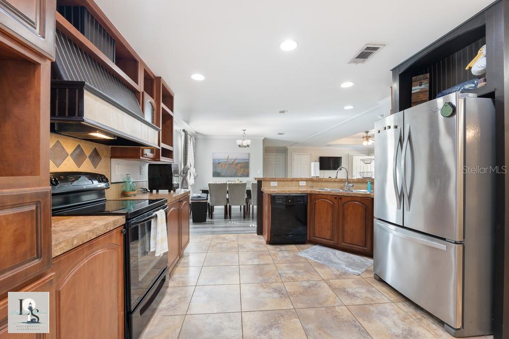 Image 7 of 22 For 5209 Western Drive