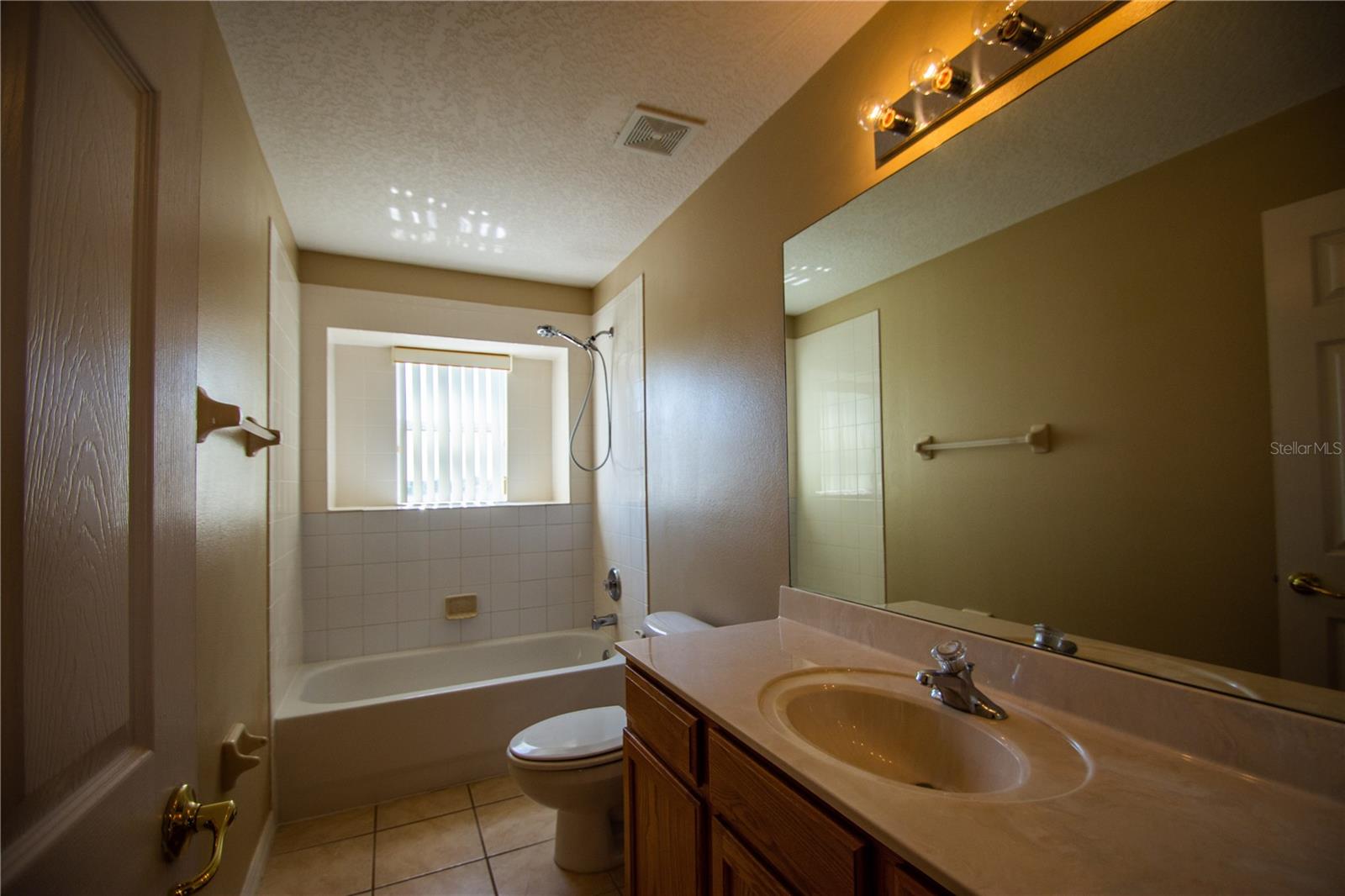 Image 16 of 28 For 1074 Corvina Drive