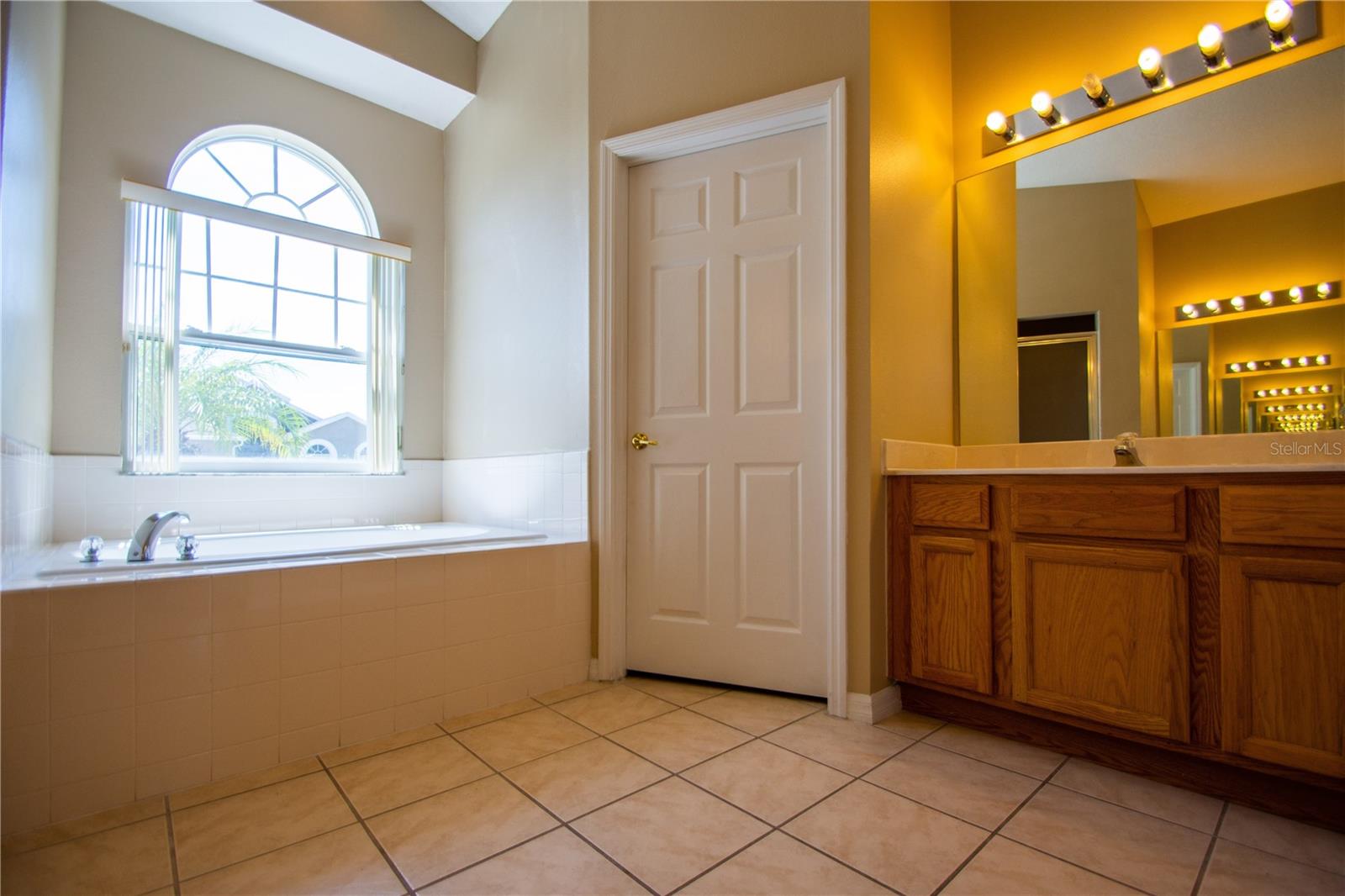 Image 20 of 28 For 1074 Corvina Drive