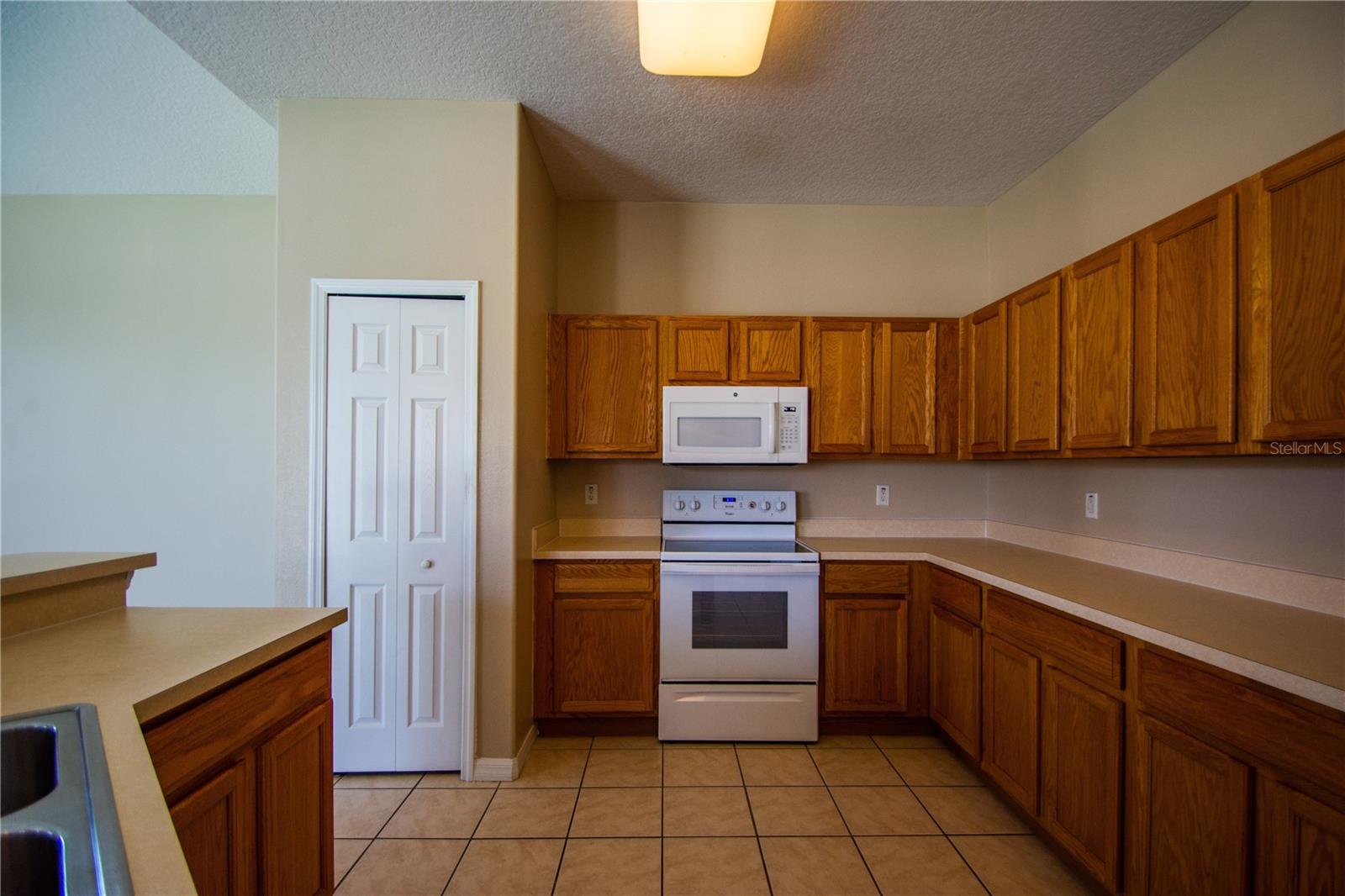 Image 7 of 28 For 1074 Corvina Drive