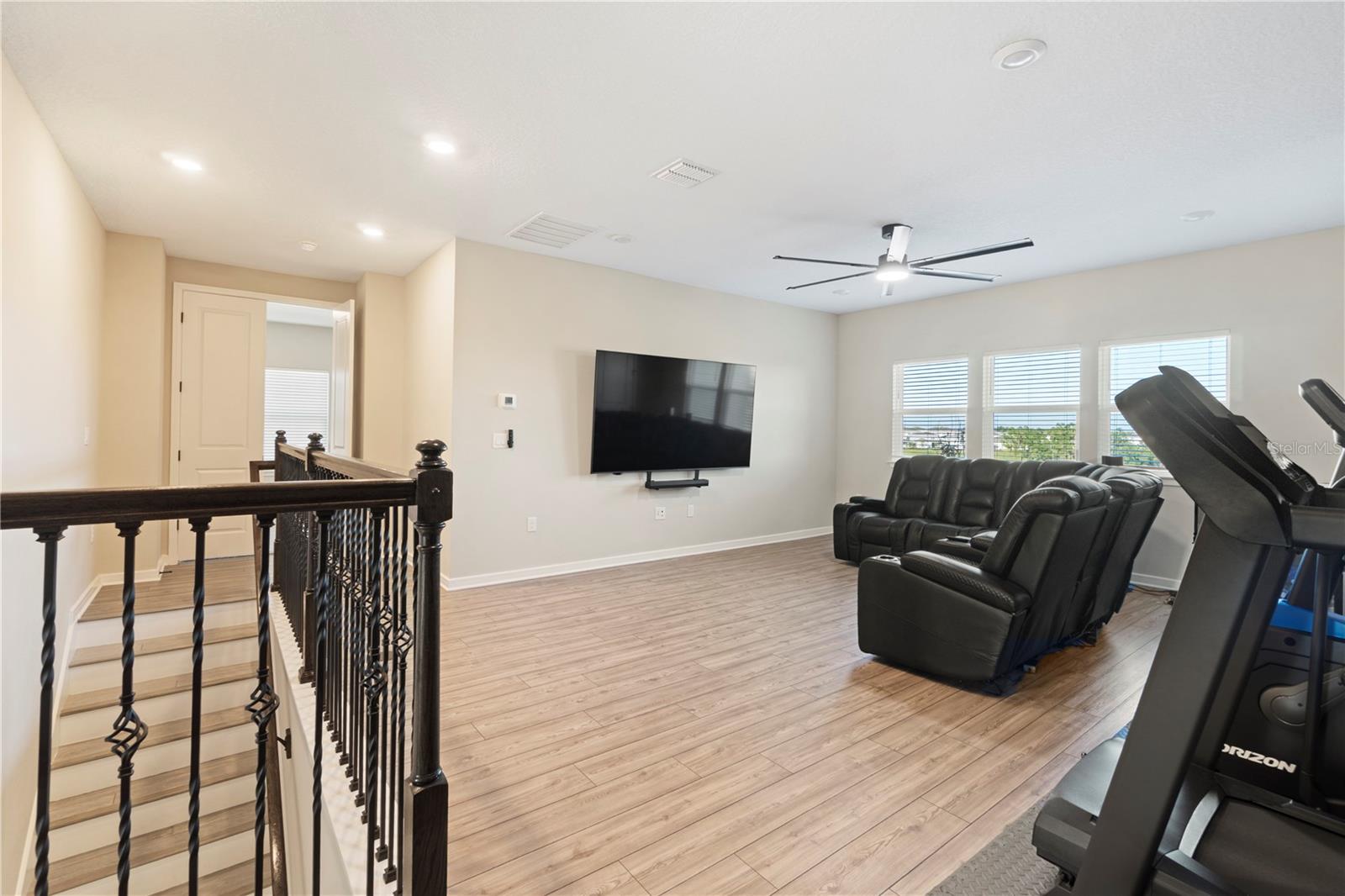 Image 36 of 59 For 15296 Willow Ridge Drive