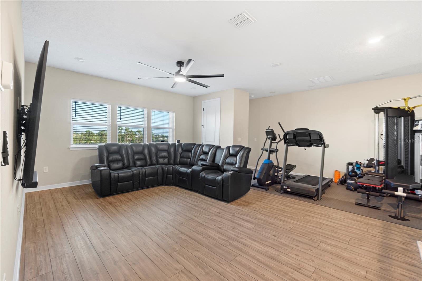 Image 37 of 59 For 15296 Willow Ridge Drive