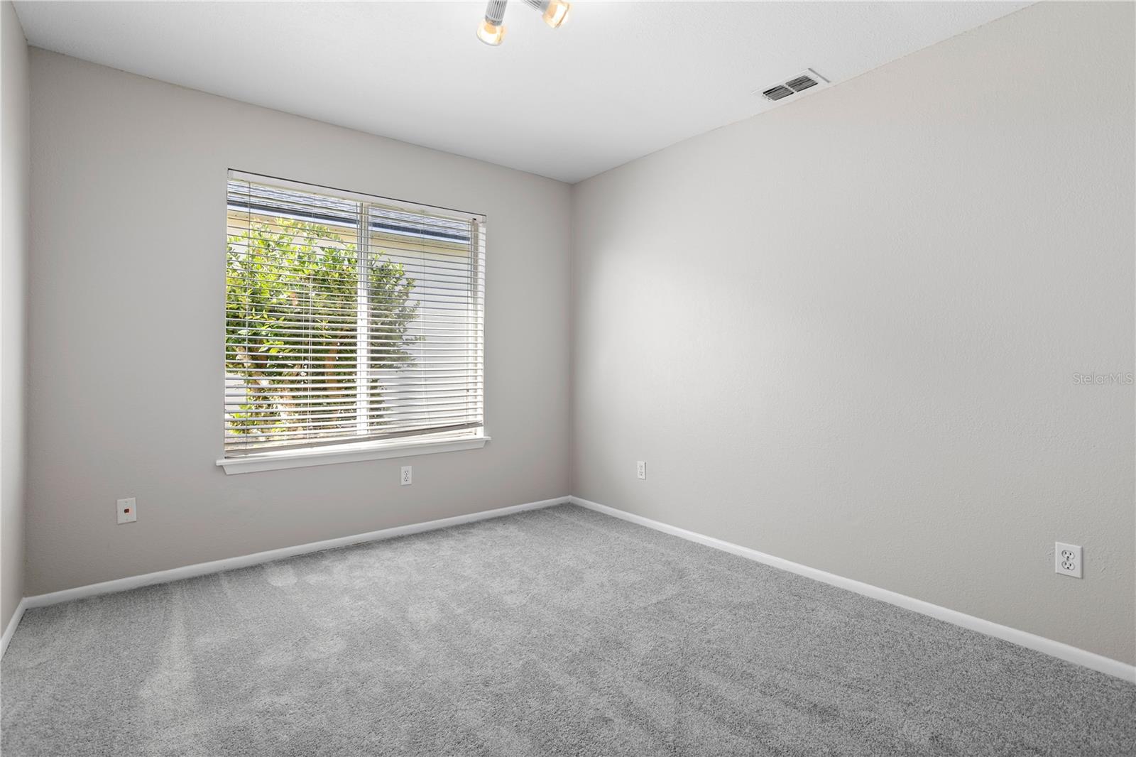 Image 17 of 20 For 982 Big Oaks Drive