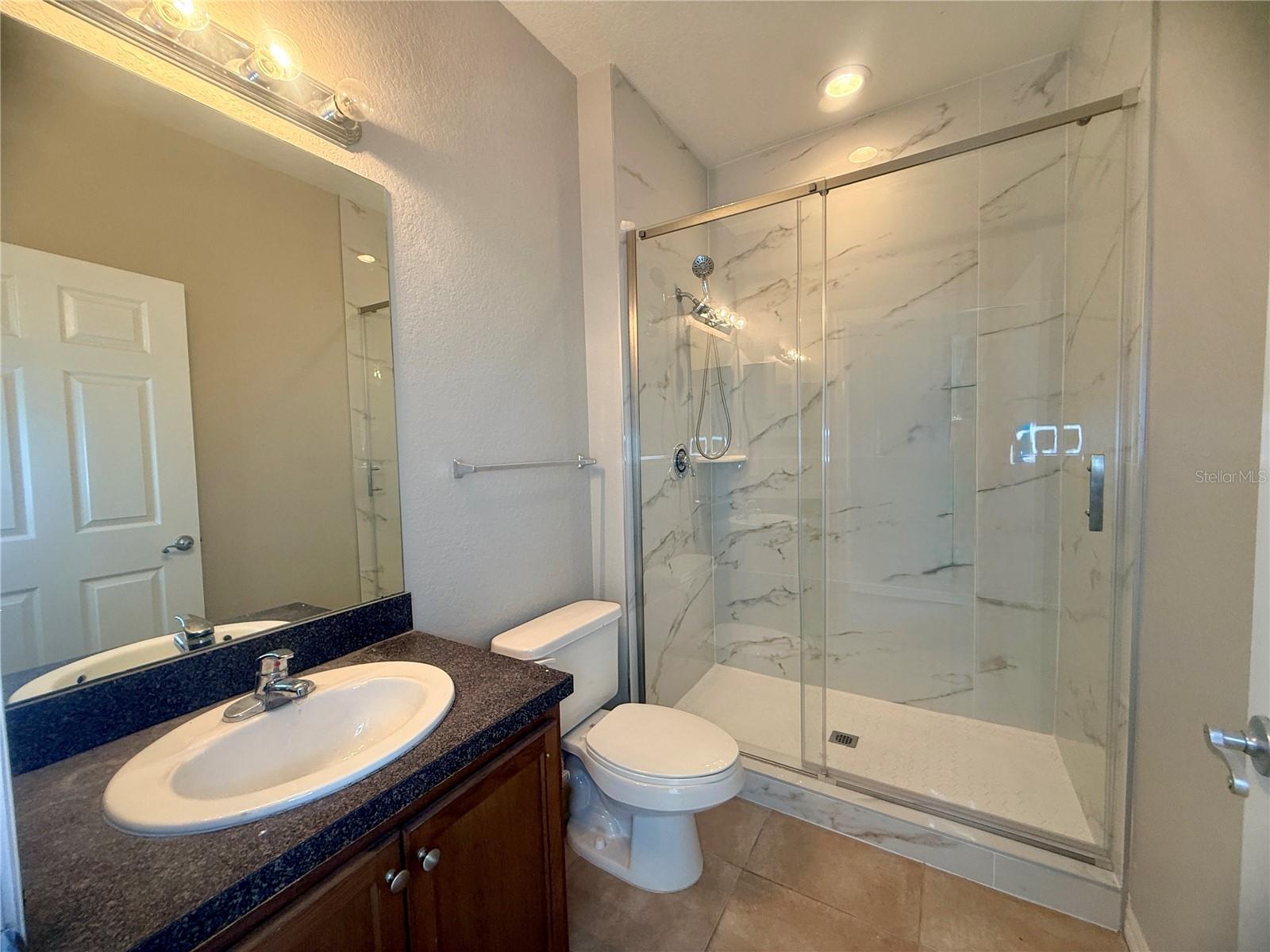 Image 18 of 31 For 2424 Grand Central Parkway 15