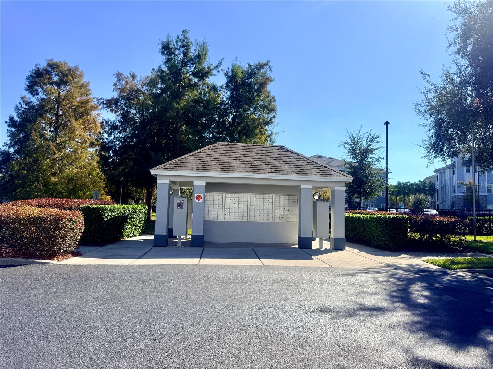 Image 26 of 31 For 2424 Grand Central Parkway 15