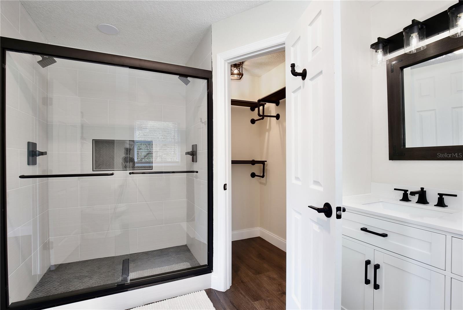 Image 18 of 39 For 1255 Flint Trail