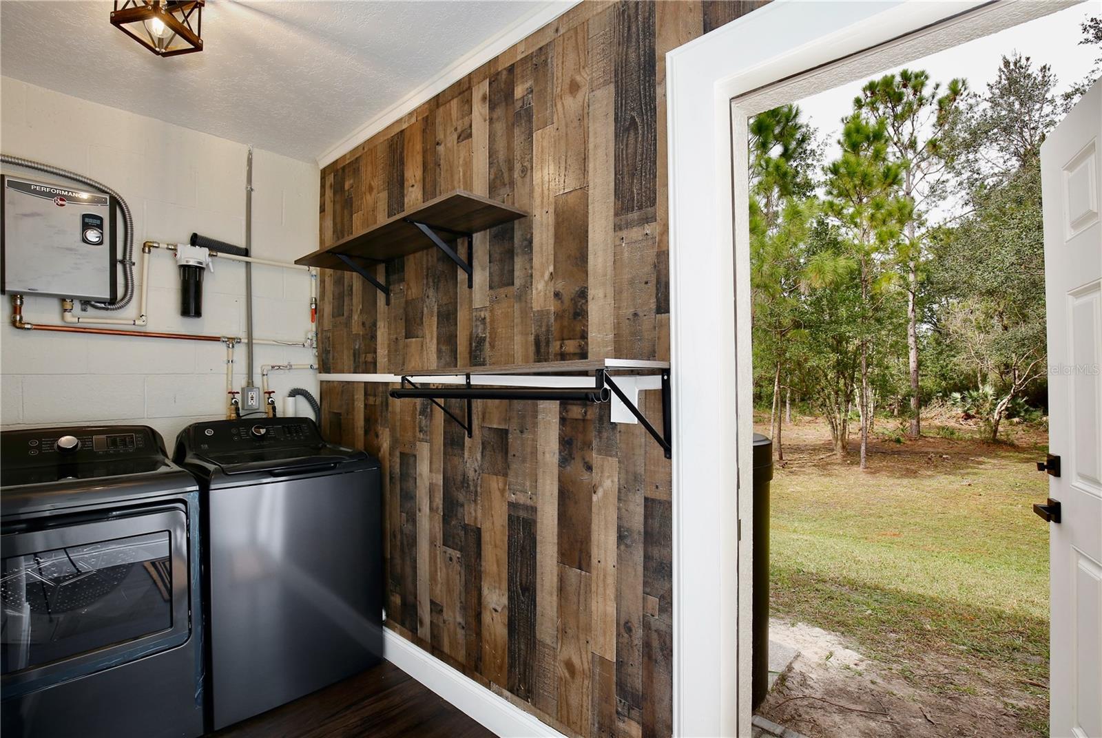 Image 23 of 39 For 1255 Flint Trail