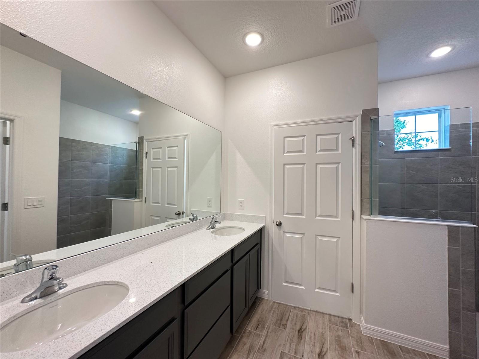 Image 9 of 28 For 7399 Mezzano Lane