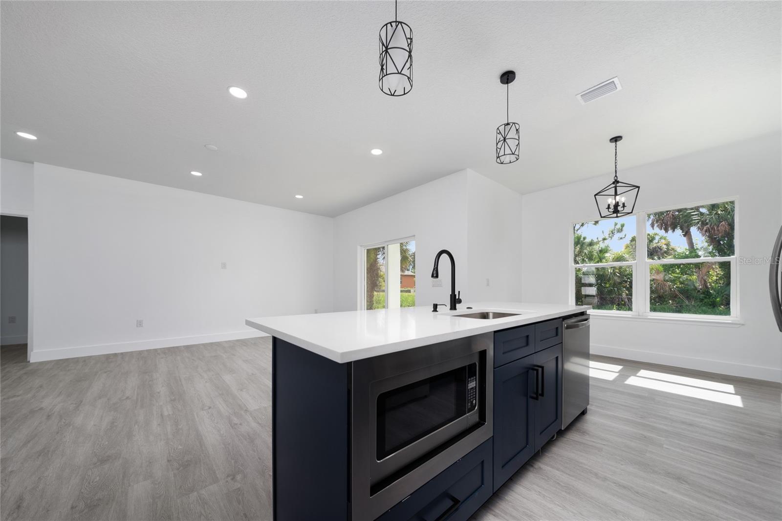 Image 14 of 37 For 3270 Framinghan Avenue Sw