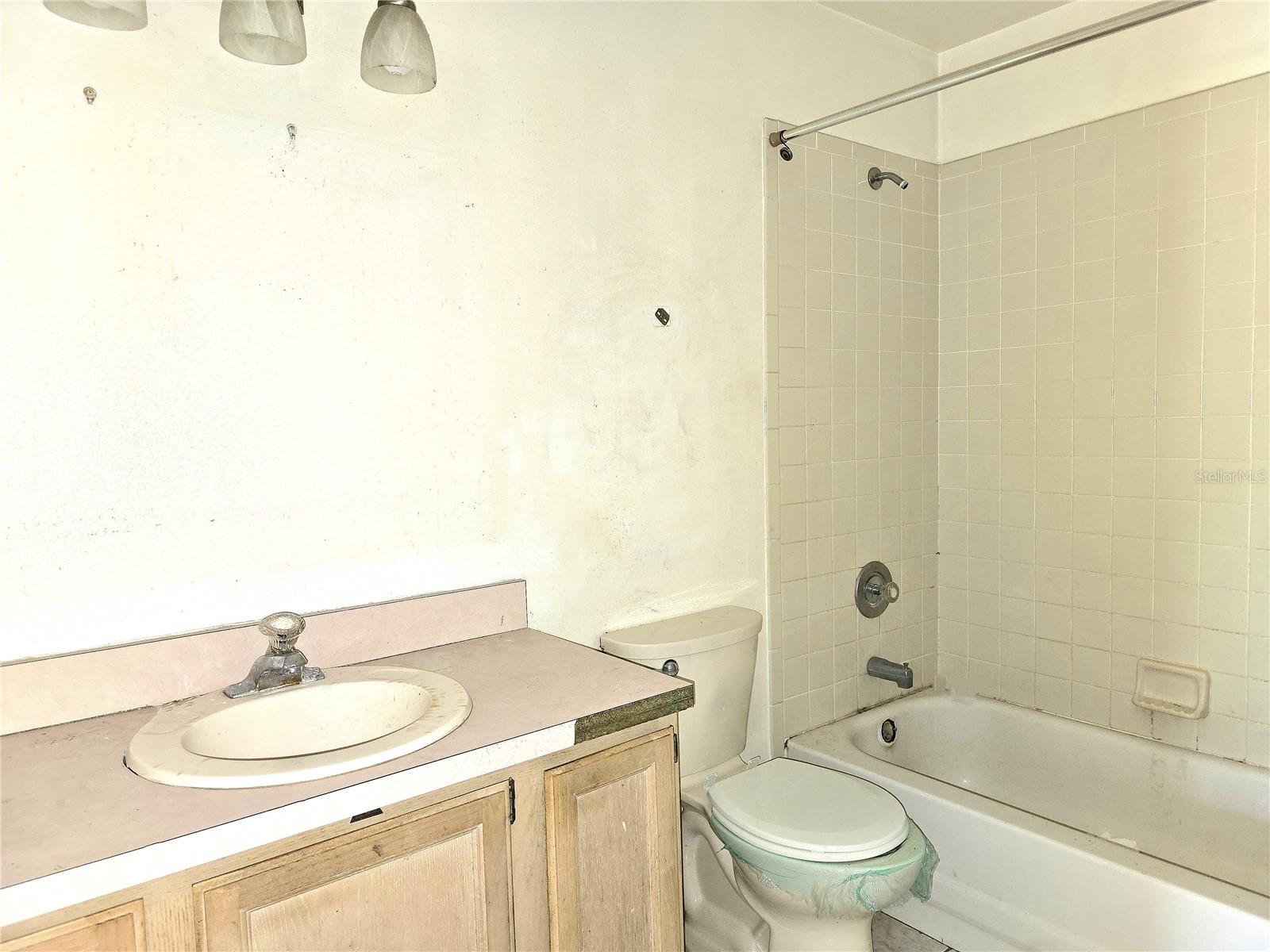 Image 11 of 34 For 8312 Fort Clinch Avenue