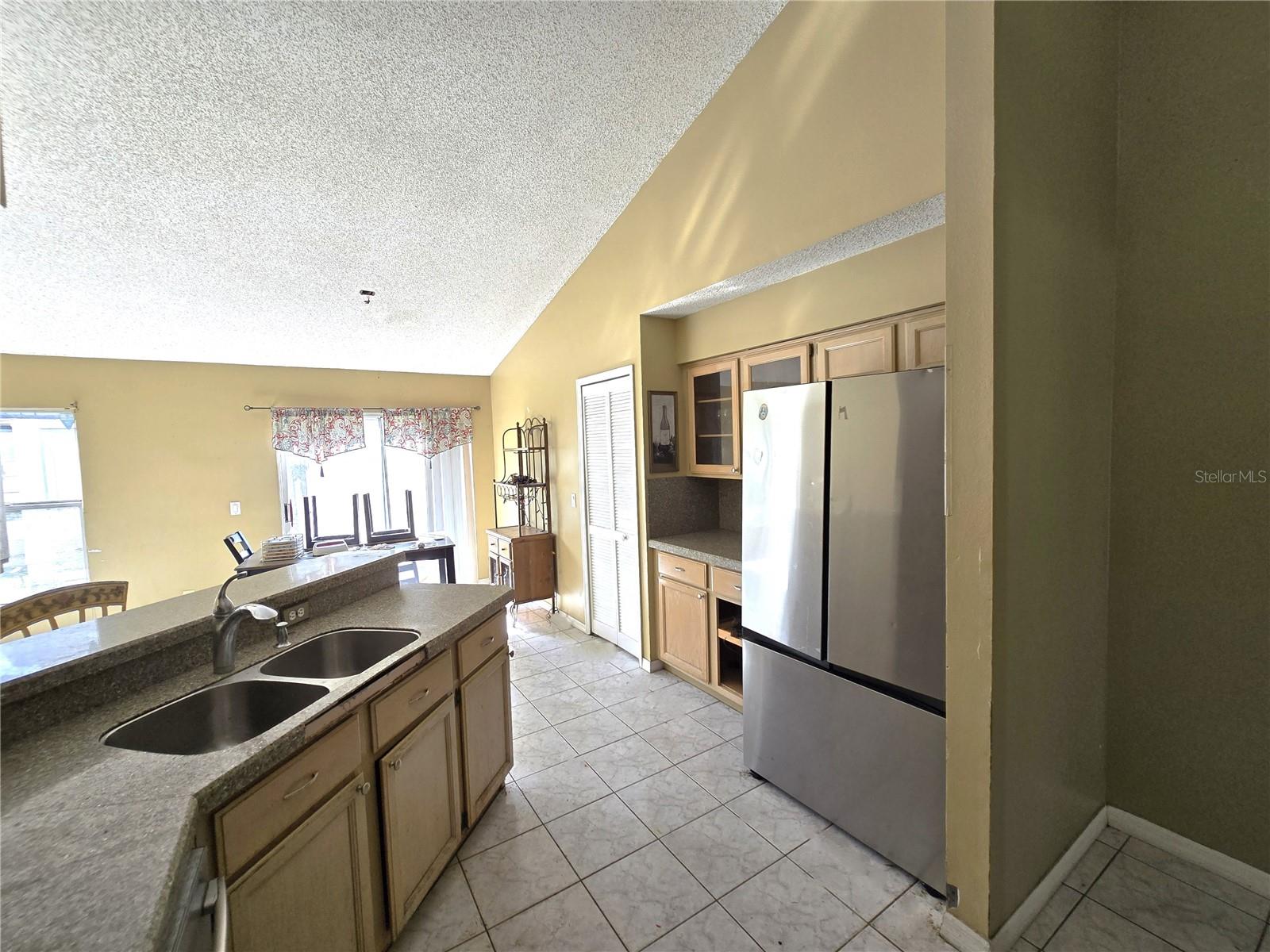 Image 15 of 34 For 8312 Fort Clinch Avenue