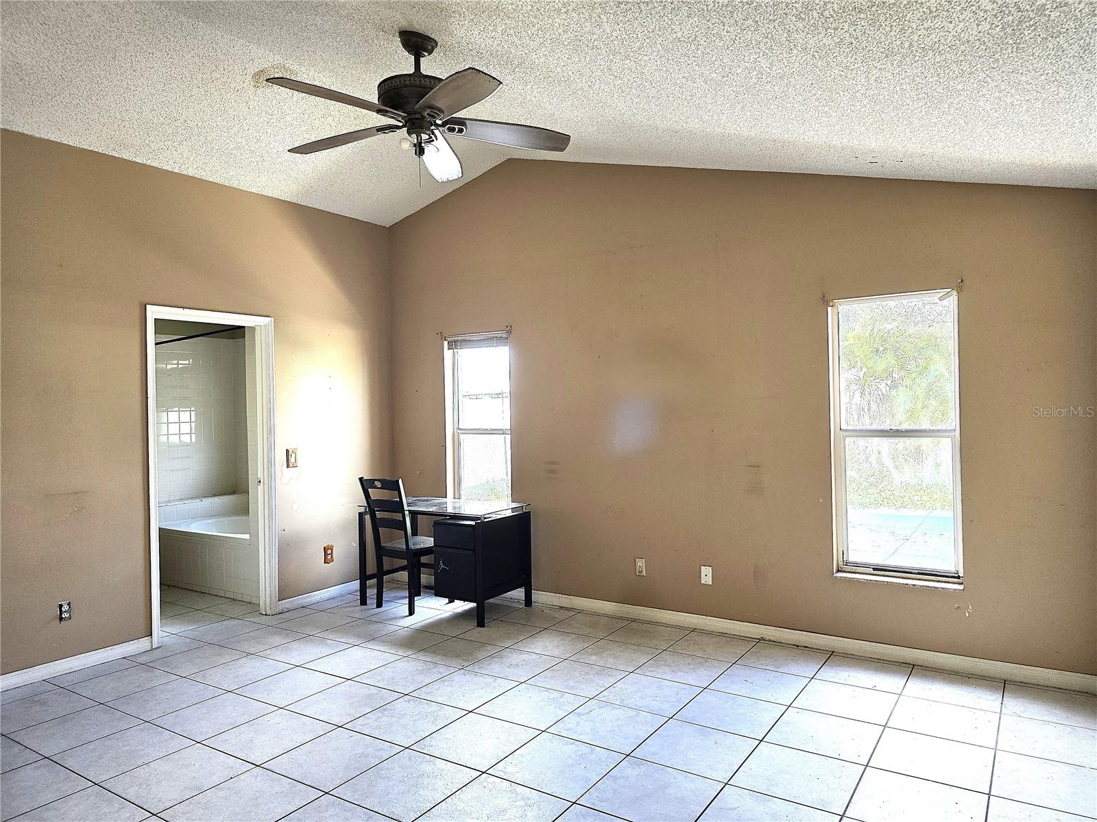 Image 5 of 34 For 8312 Fort Clinch Avenue