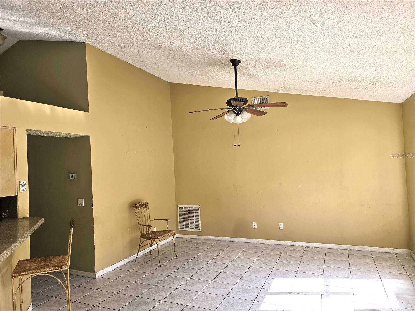 Image 9 of 34 For 8312 Fort Clinch Avenue