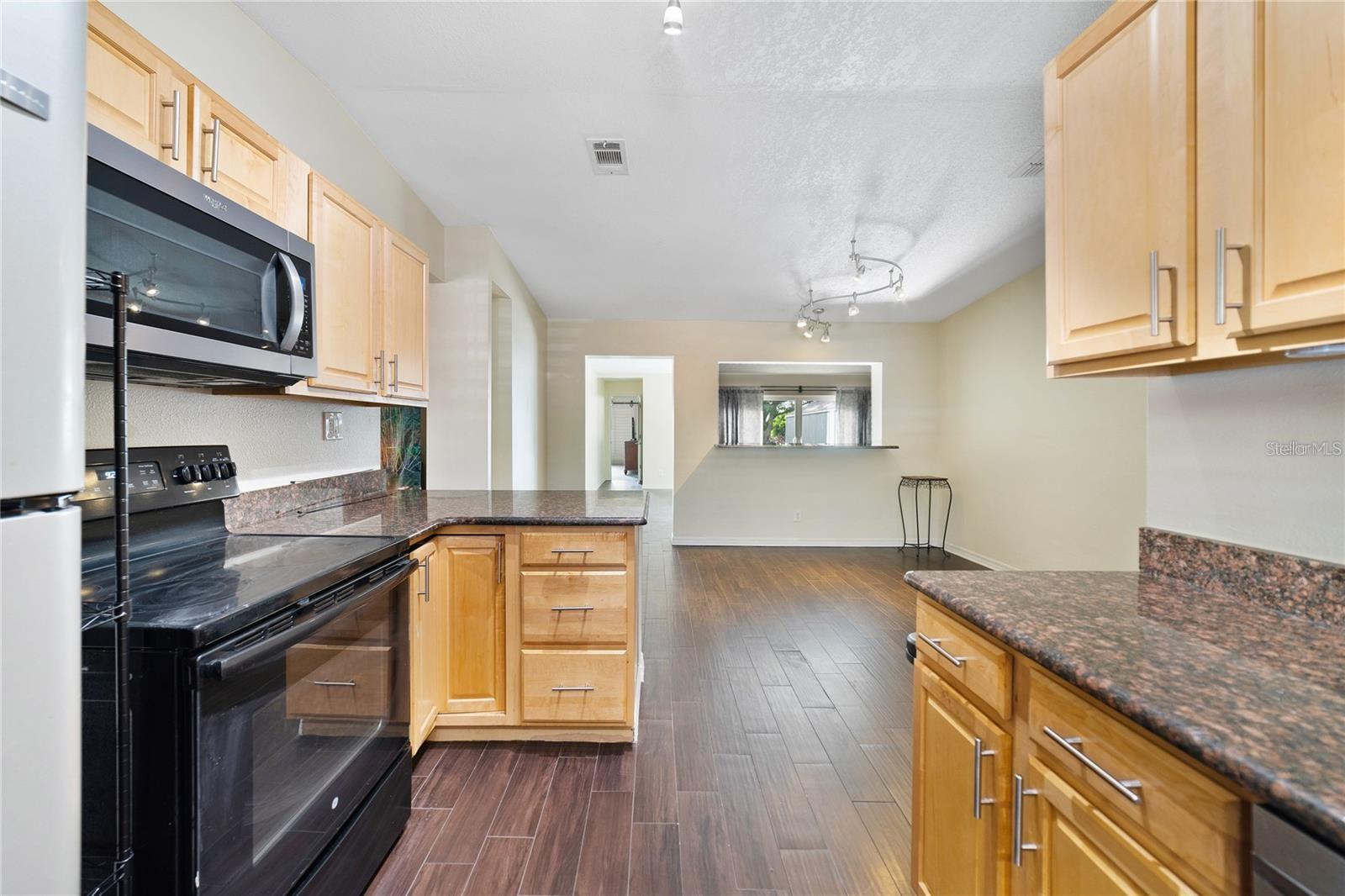 Image 17 of 40 For 33 Ortman Drive