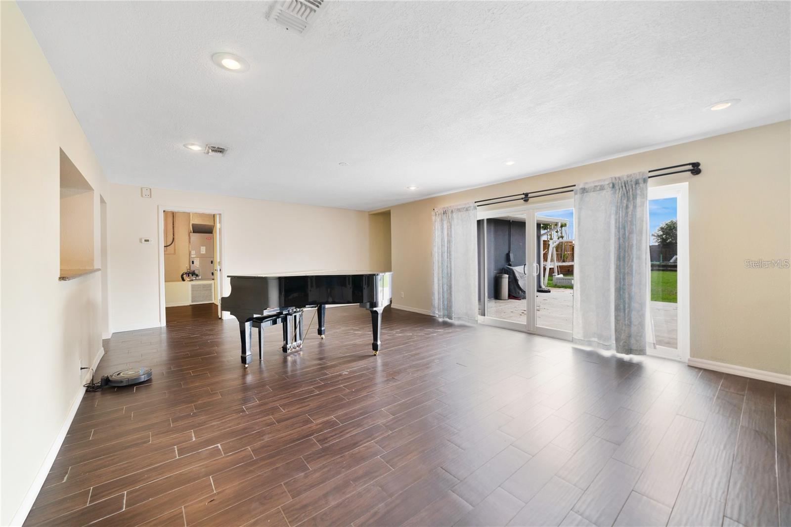 Image 26 of 40 For 33 Ortman Drive