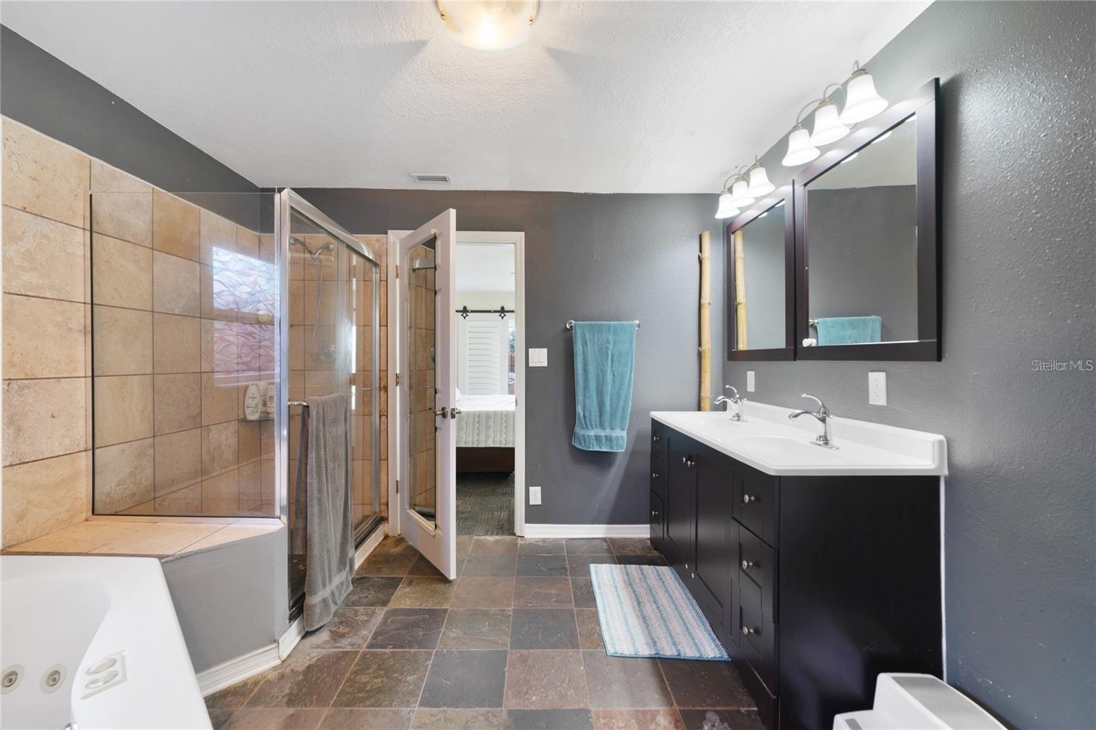 Image 32 of 40 For 33 Ortman Drive