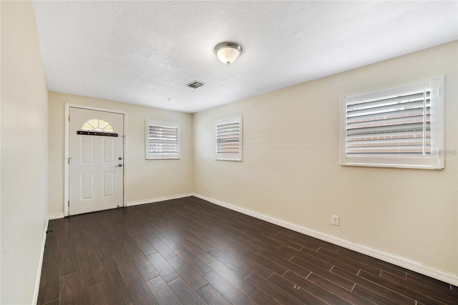 Image 8 of 40 For 33 Ortman Drive