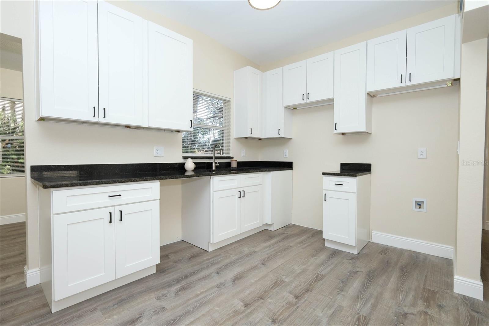 Image 9 of 38 For 5313 Bonnie Brae Circle