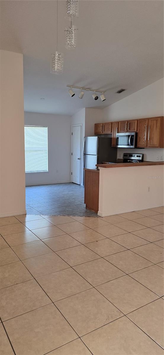 Image 3 of 12 For 120 Reserve Drive