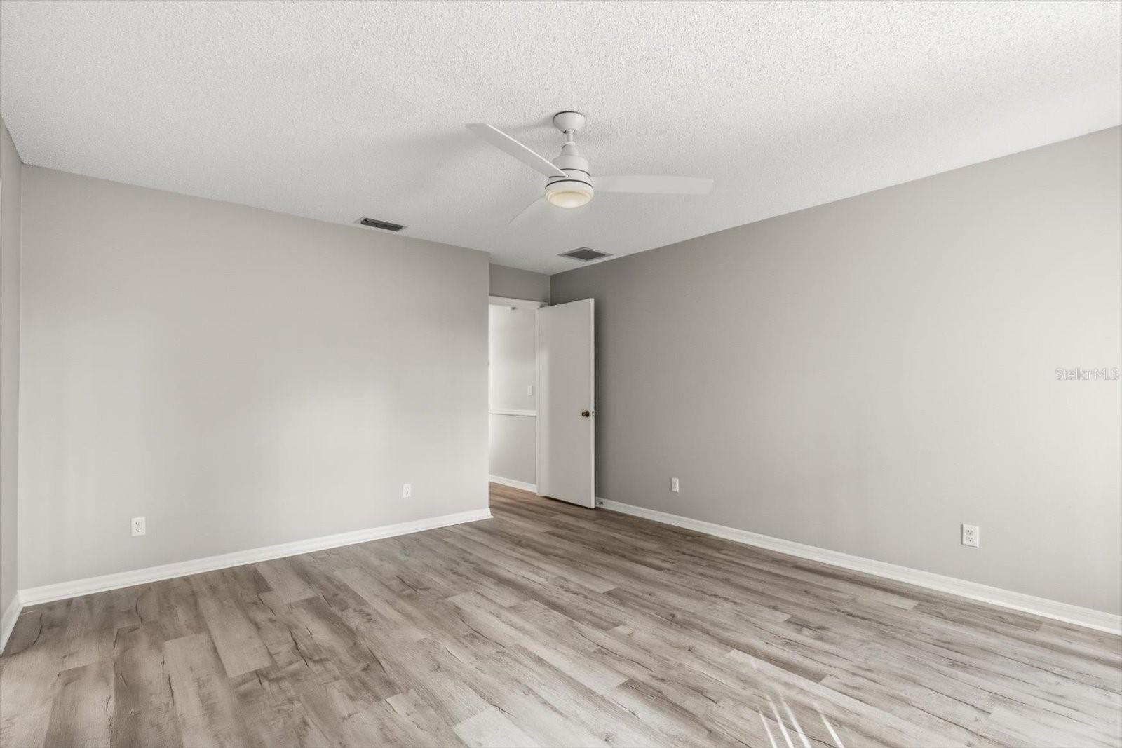 Image 15 of 32 For 6142 Wade Street