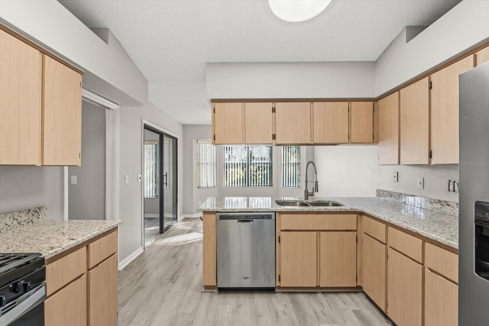 Image 5 of 32 For 6142 Wade Street