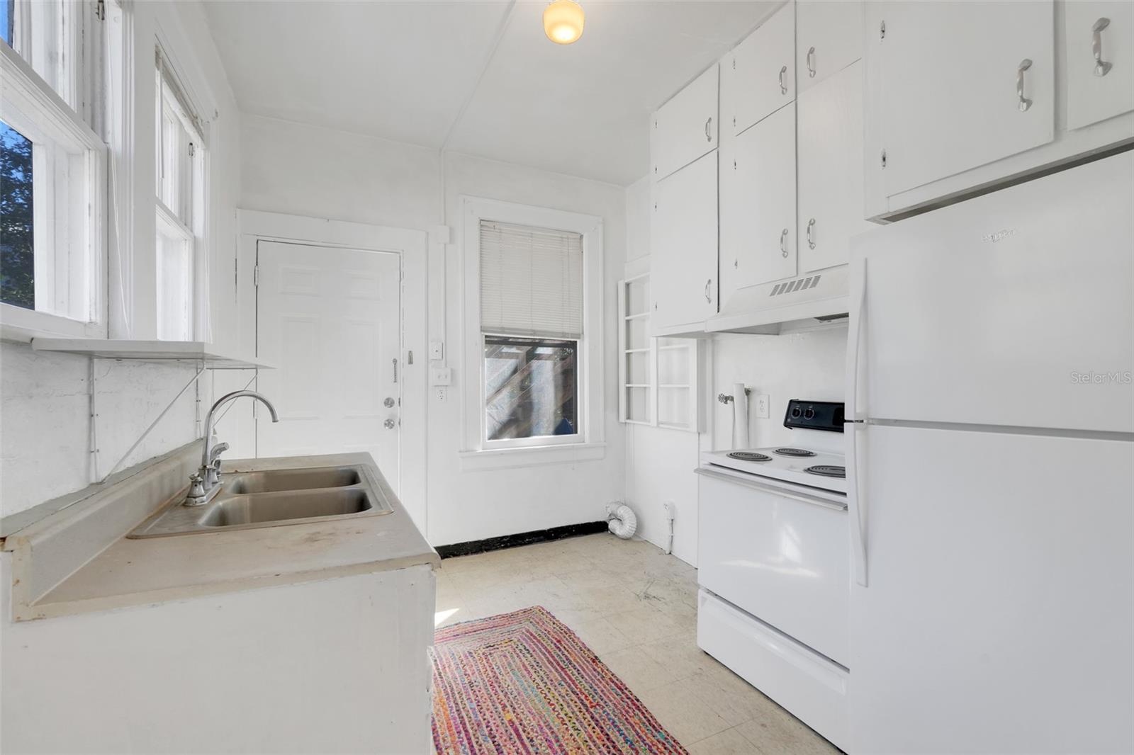 Image 13 of 50 For 225 Sans Souci Avenue