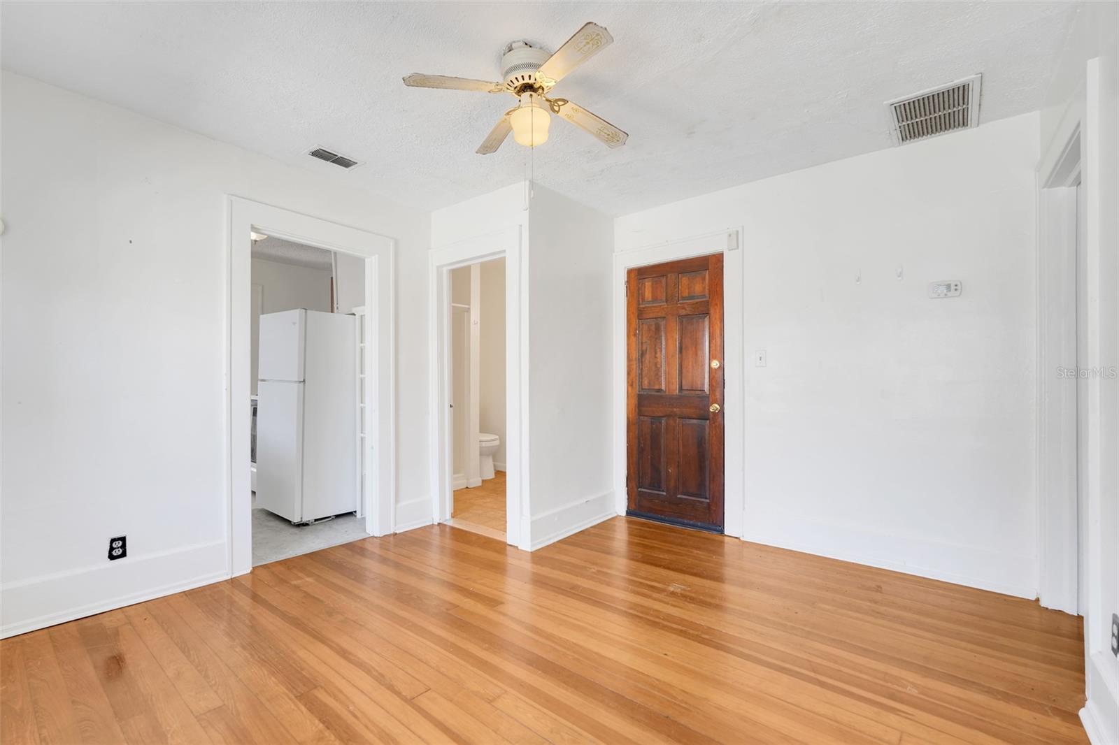 Image 25 of 50 For 225 Sans Souci Avenue