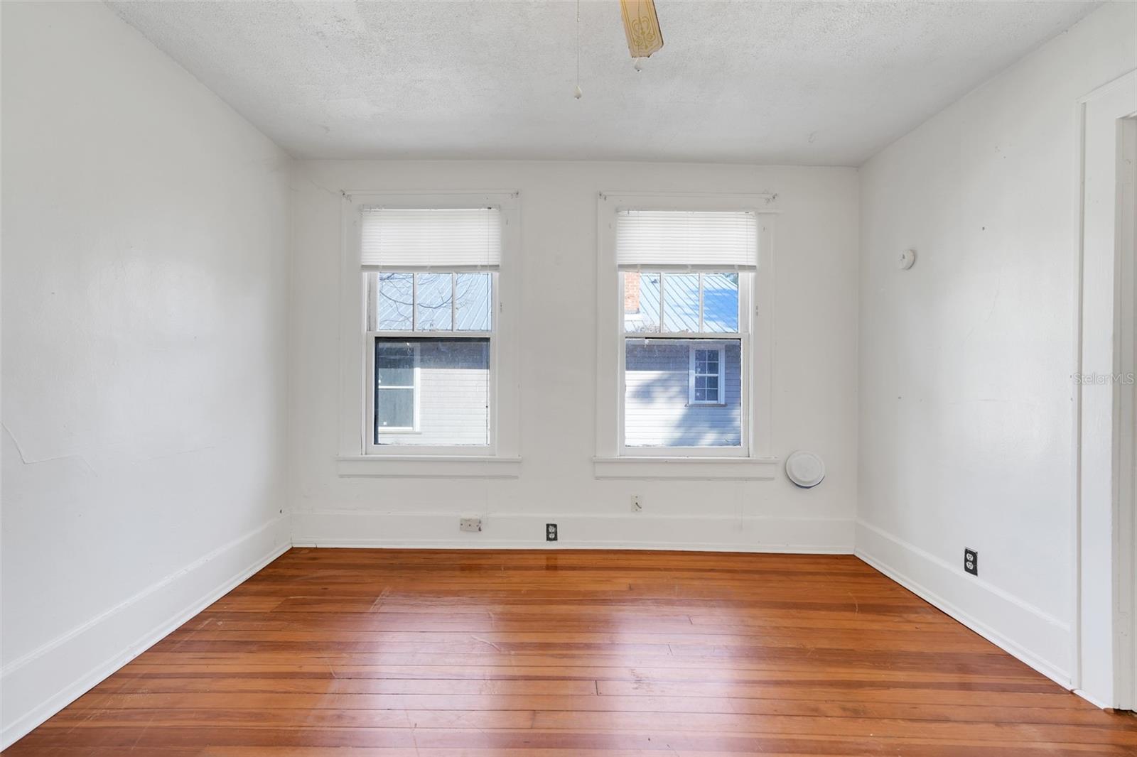 Image 26 of 50 For 225 Sans Souci Avenue