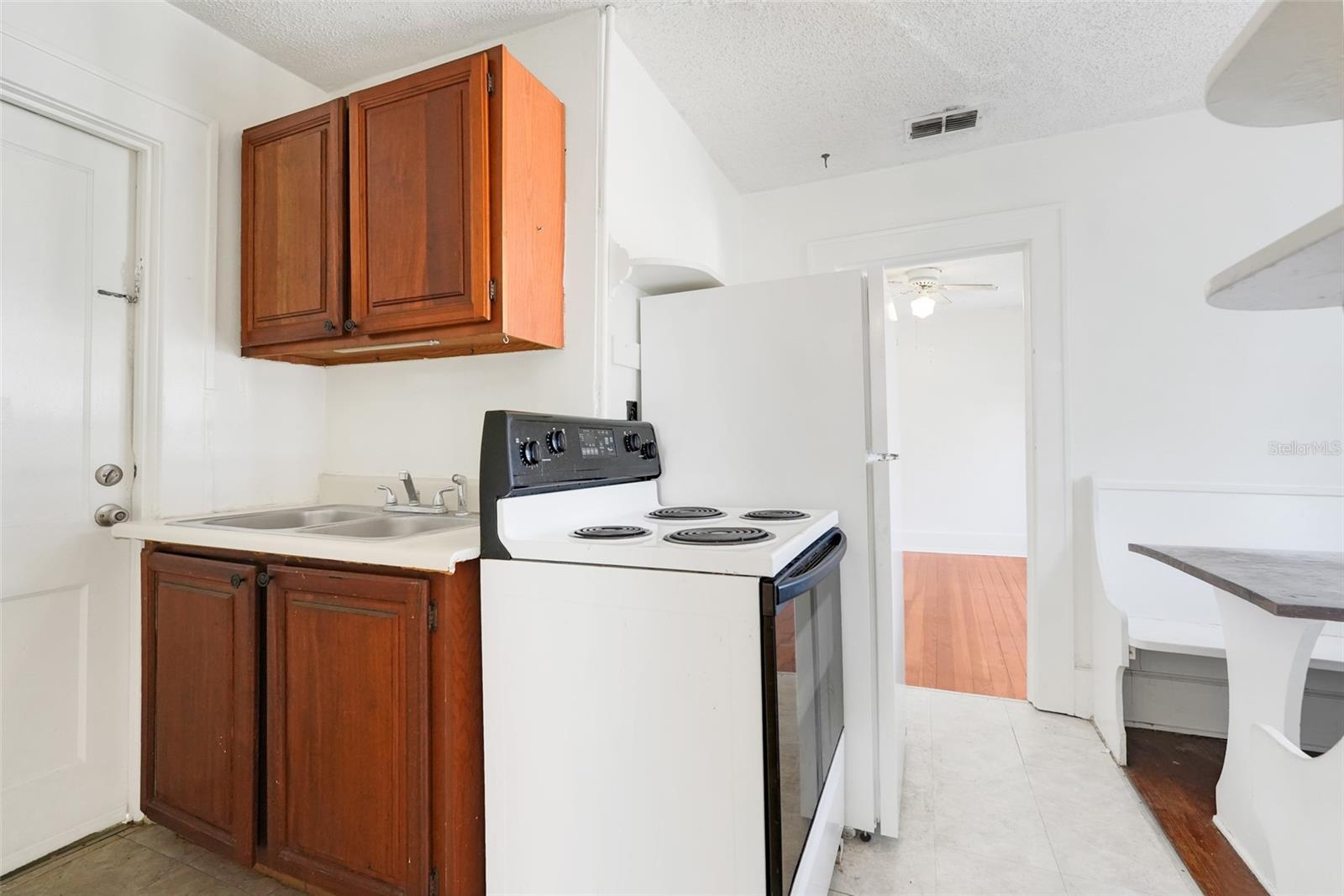 Image 29 of 50 For 225 Sans Souci Avenue