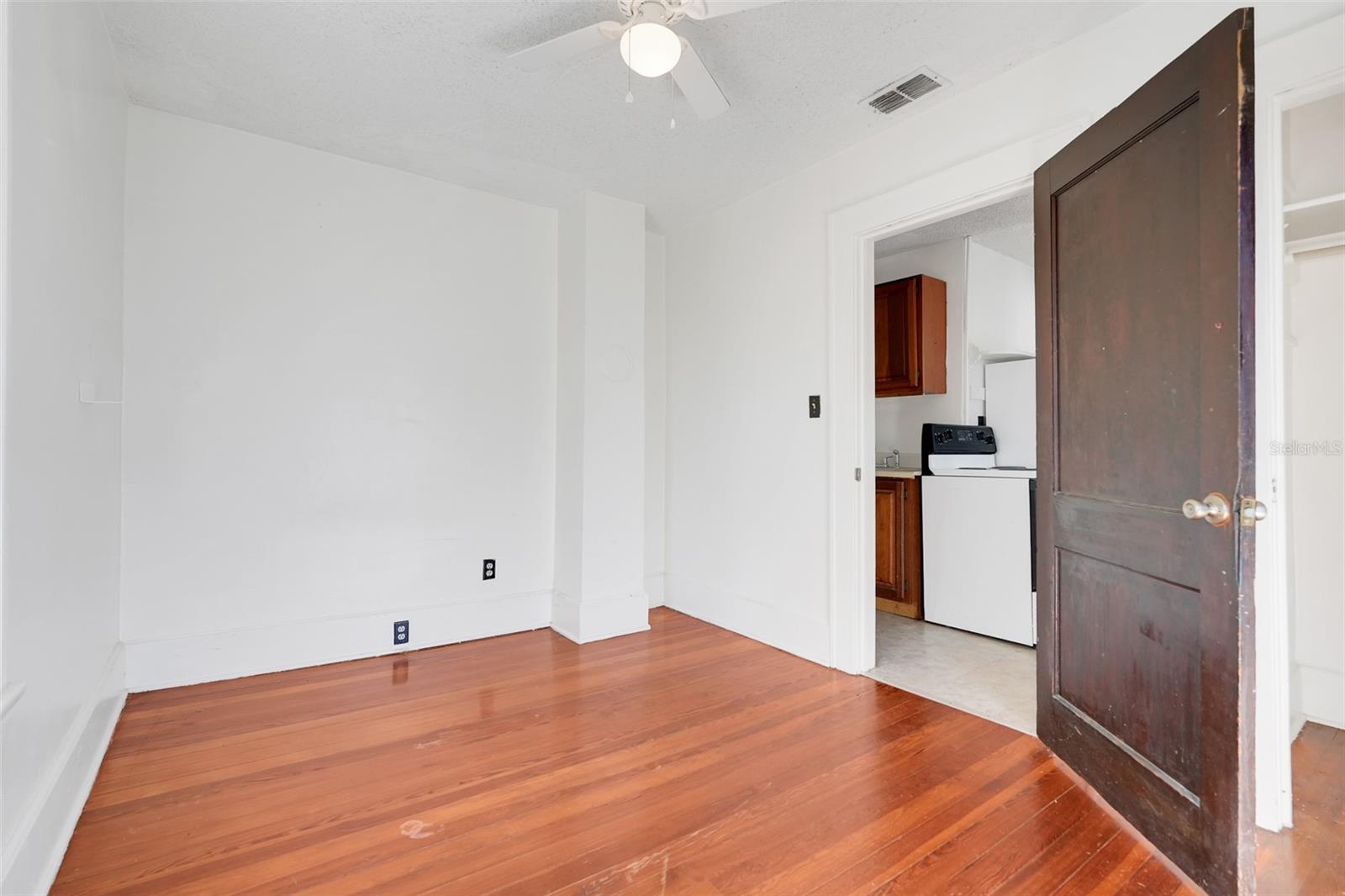 Image 30 of 50 For 225 Sans Souci Avenue